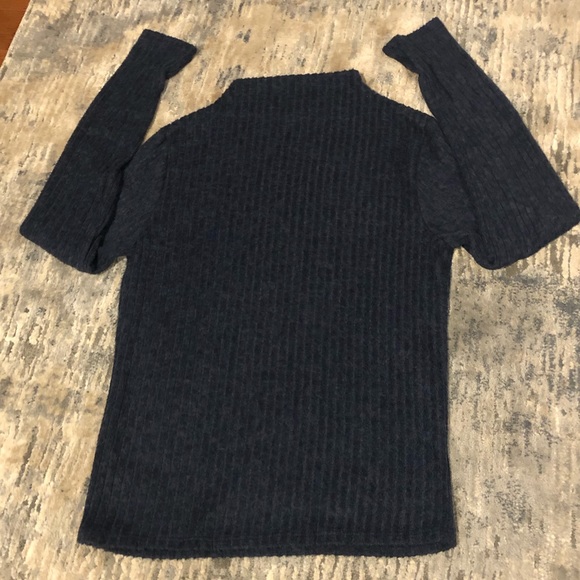 Caution to the wind mock neck sweater Small? Soft lightweight navy blue - Picture 7 of 8